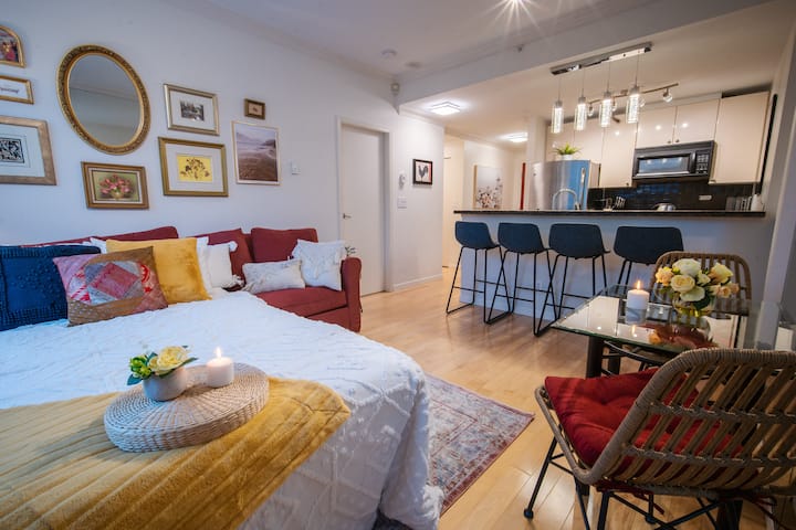 Heart Of Downtown King Suite/parkng/pool/gym/sauna - バンクーバー