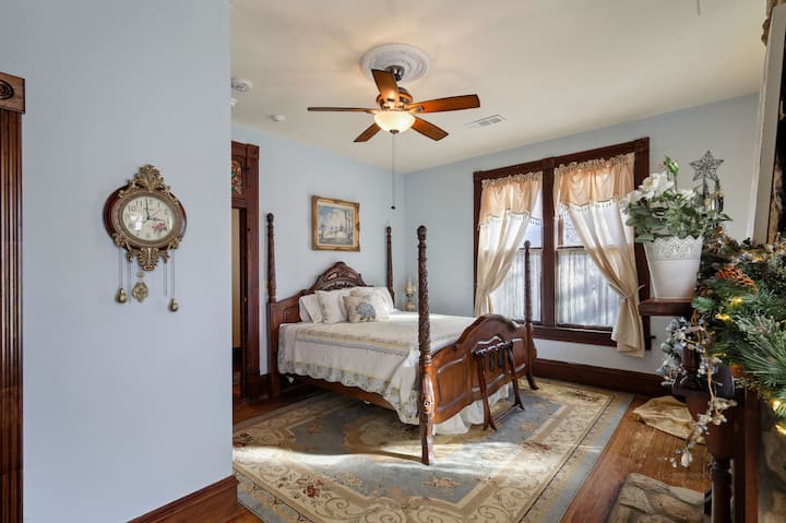 King bedroom.