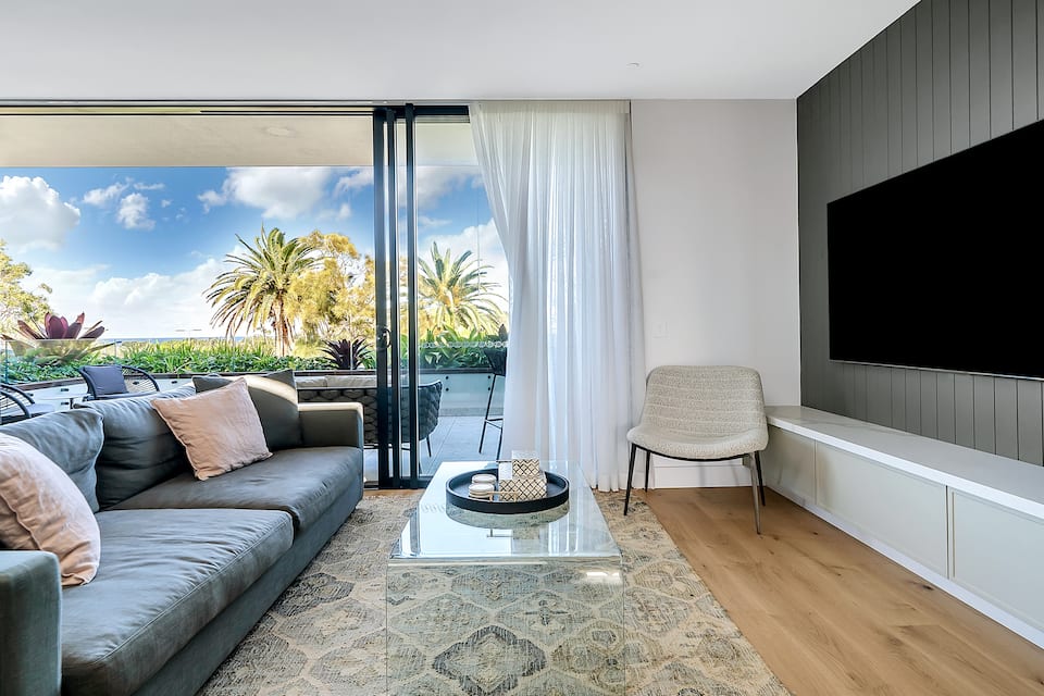 A Collaroy penthouse across from Long Reef Golf, Collaroy, New South Wales, Australia, photo 1 of 10