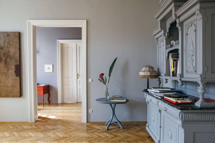 Supersense Palace Apartment gallery image 3