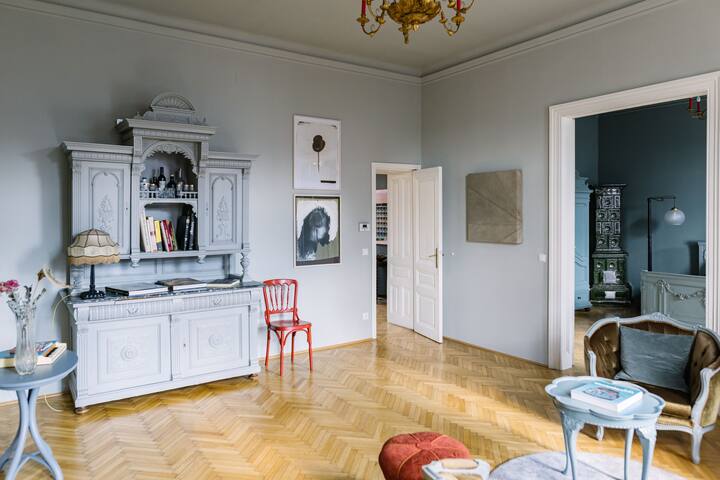 Supersense Palace Apartment gallery image 4