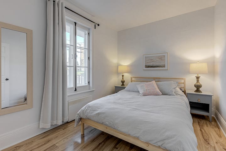 Საძინებელი 1 152 × 203 სმ საწოლით