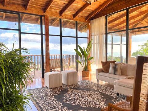 Breathtaking view at Poás Volcano slopes:Casa Lili