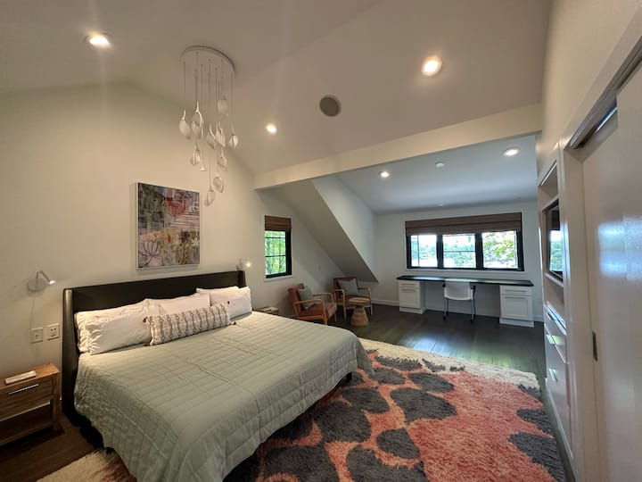 ห้องสวีทห้องนอนใหญ่บนชั้น 2