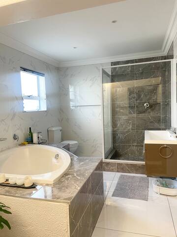 eMeTees gallery image 4