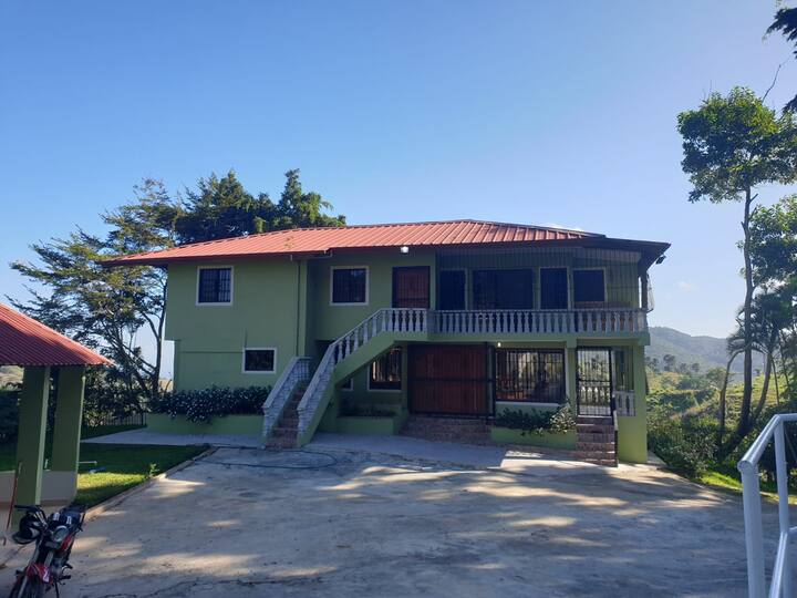 Villa El Despertar Cabañas en renta en Jarabacoa, Provincia de La