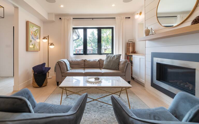 Beautiful, Renovated Beach Home gallery image 2