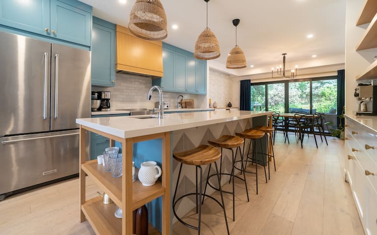 Beautiful, Renovated Beach Home