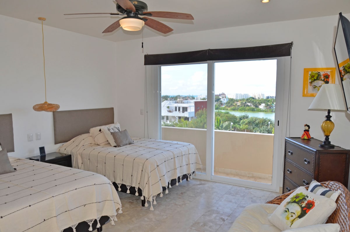 Habitacion 2  y Balcon a la Laguna y Bahia