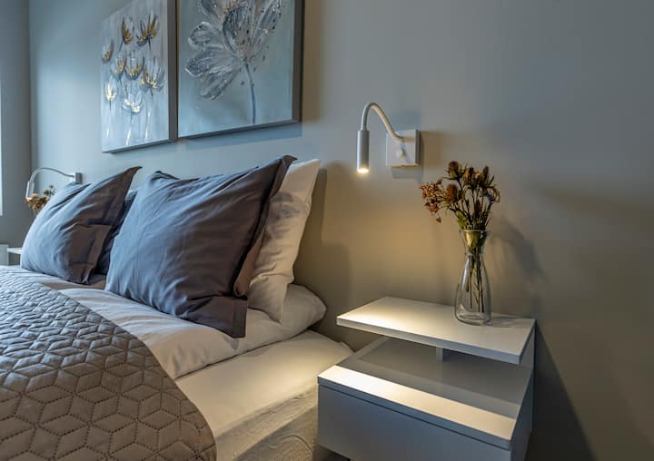 غرفة النوم جيدة وحجم السرير بحجم كينج 180 سم × 200 سم. Brautarholt 18 105 Reykjavík