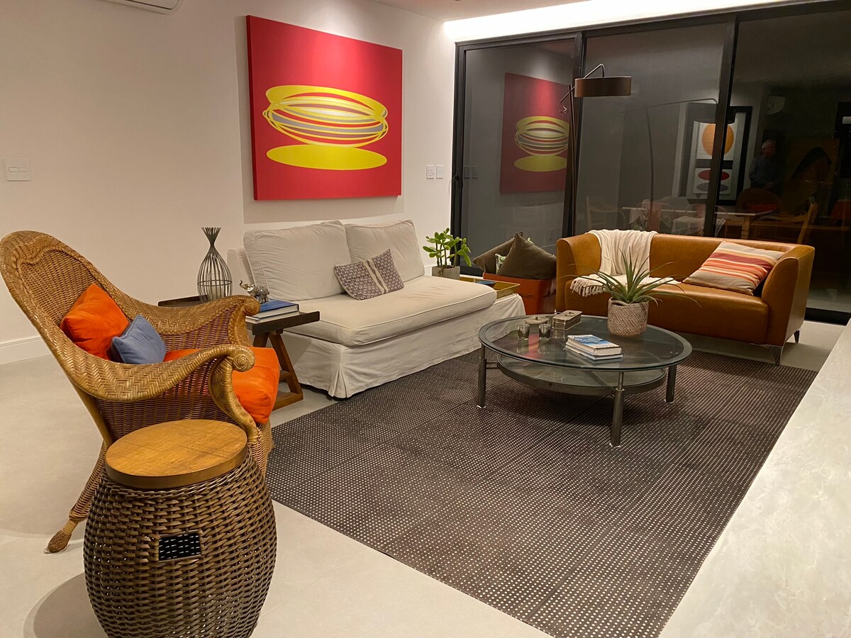 Anúncio popular: Modern home | pool | 5-star service em Petrópolis