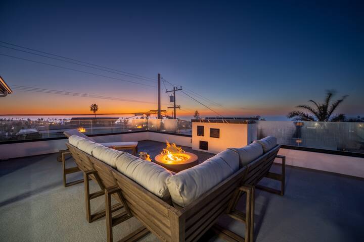 Luxury Home w/ 300° Views – 4 King Beds- Sleeps 16 gallery image 3