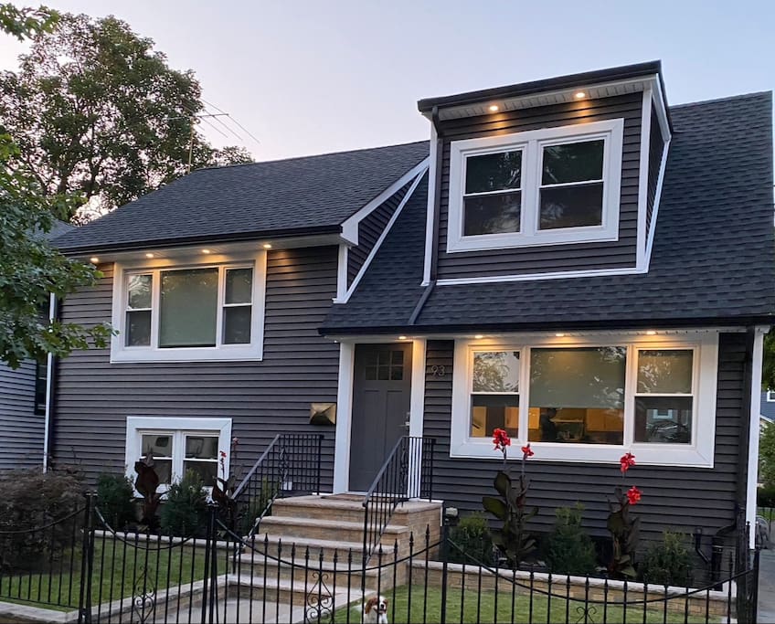 Large NYC Home! Close Proximity to Manhattan!