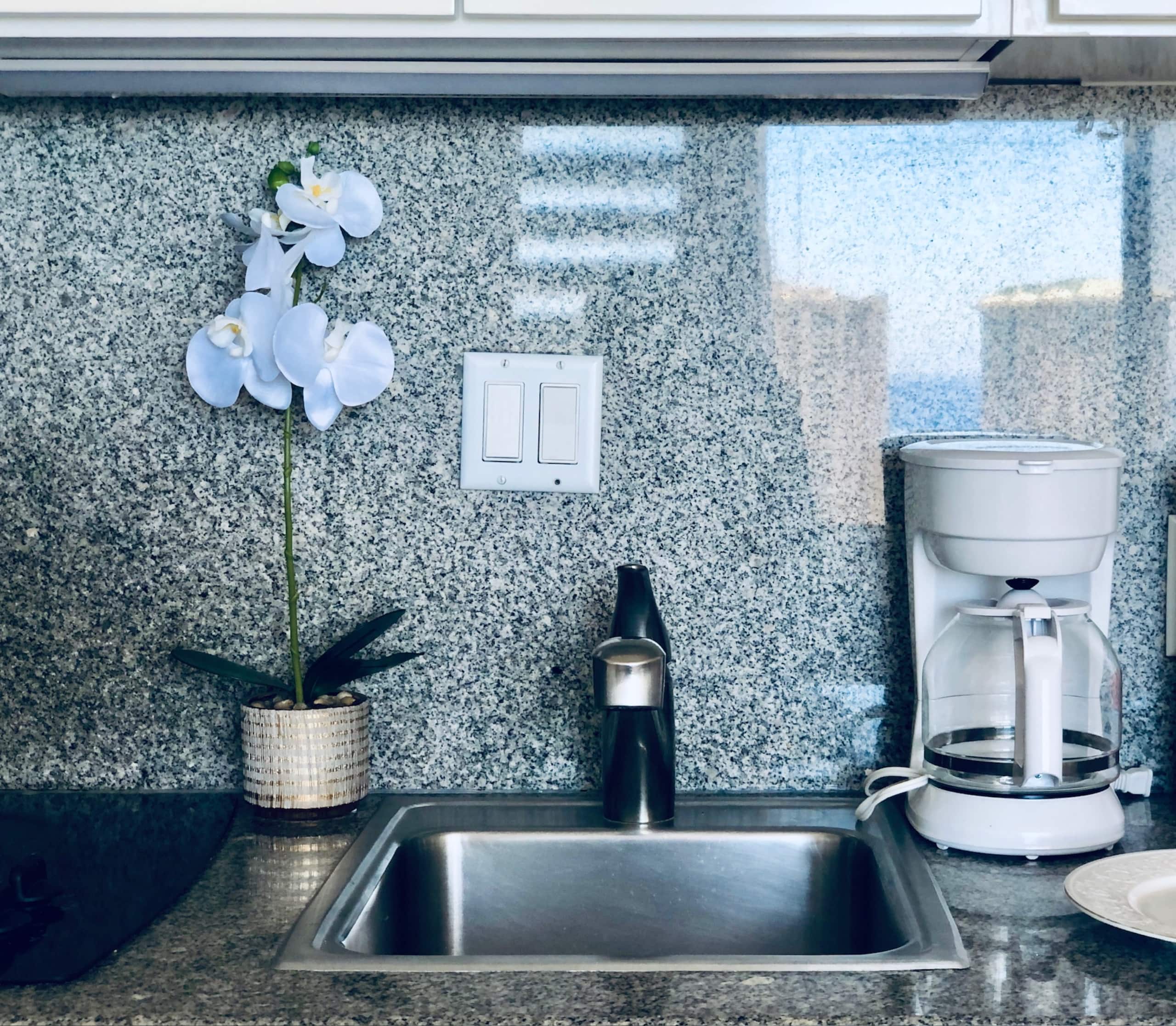 Condo in Honolulu · ★4.63 · Studio · 1 bed · 1 shared bath - Image 1