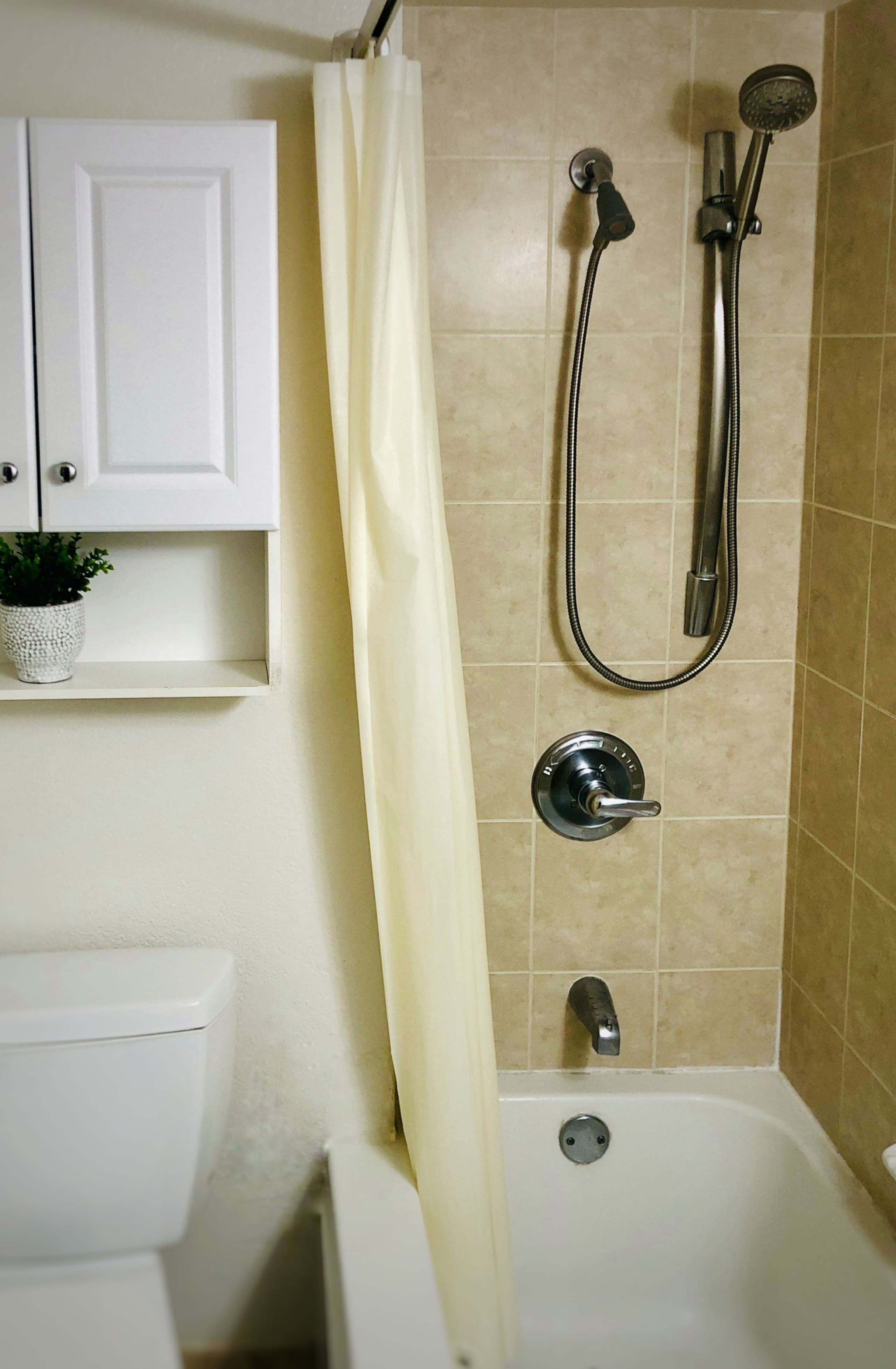Condo in Honolulu · ★4.63 · Studio · 1 bed · 1 shared bath - Image 3