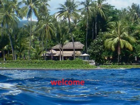 Beachfront Villa CAPE GULAH + Pool