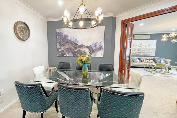 Hallam 5BRM Rental Entire House Free Wi-Fi Parking gallery image 5