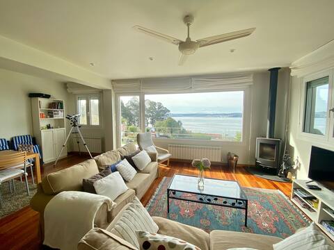 House with ocean views in Perbes