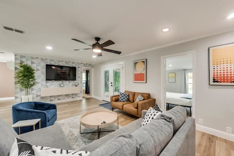 Modern*4BR-PlanoRental-Sleeps10*4TVs*King Bed&More