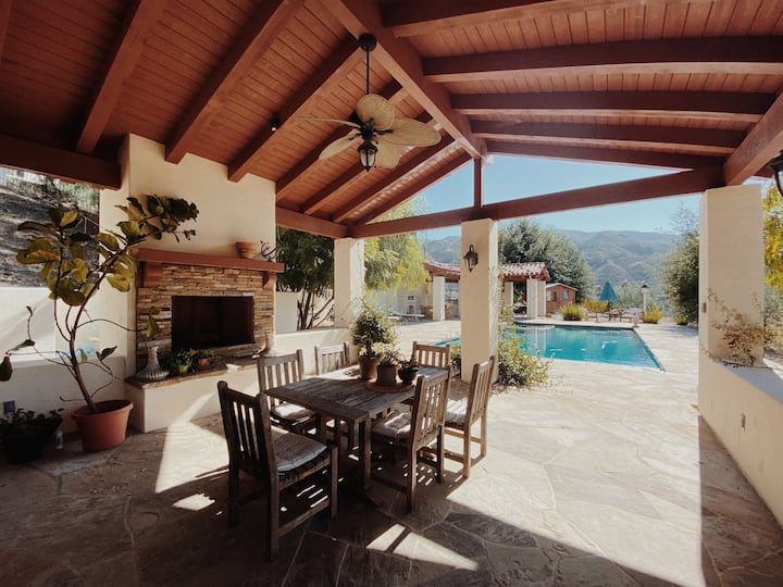 Romantic Malibu Mountain Retreat w/ Hot Tub Guesthouses for Rent in
