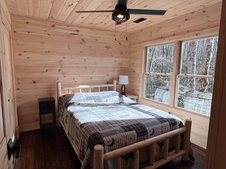 Upstairs bedroom with queen size bed