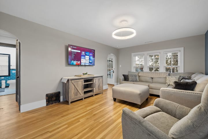No Airbnb Fees! Cleaning Fee Only 2bedroomdowntown - Black Hawk, SD