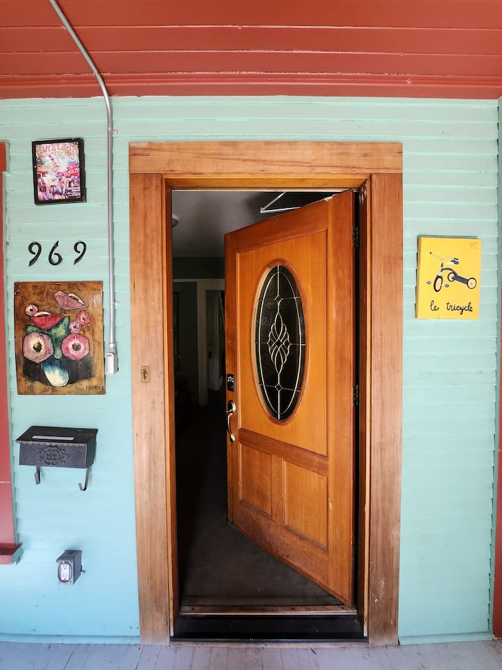 The Treehouse Lodge at the Eugene Hostel Houses for Rent in Eugene