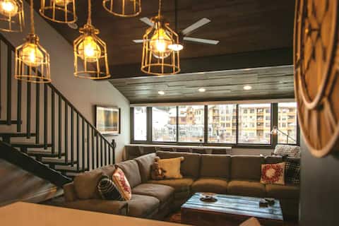 Top performing Airbnb: Ski In/Out Penthouse - Copper Mtn - Brand New! in Copper Mountain