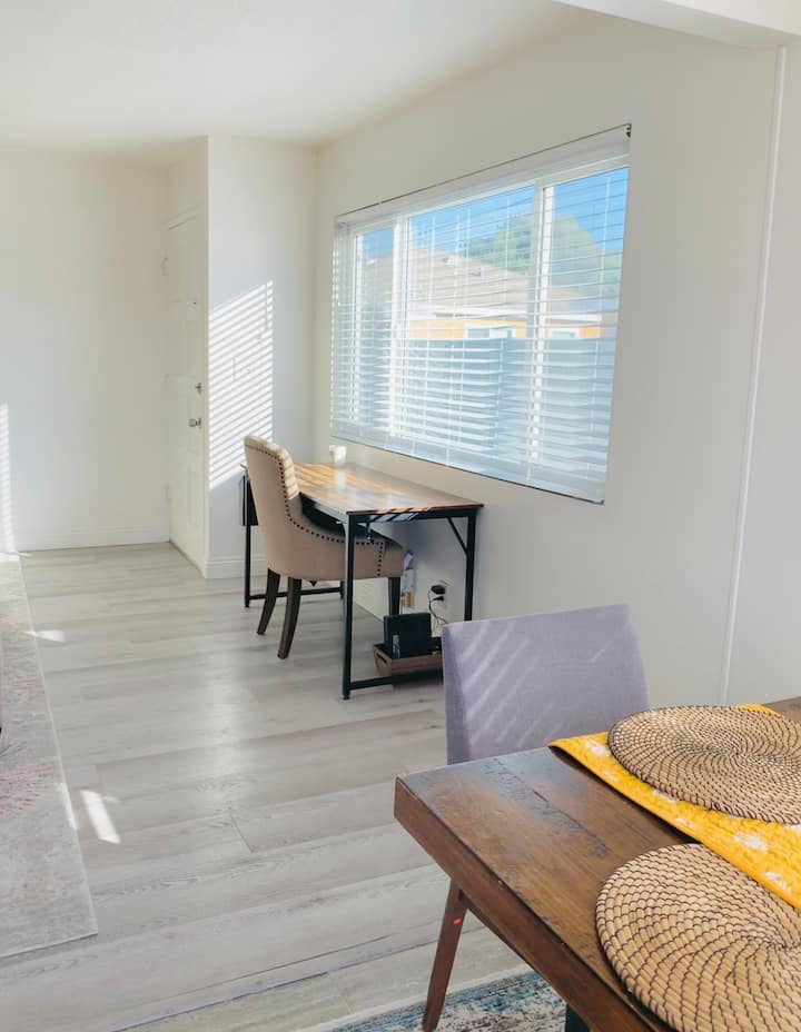 Gated•near•lax•sofi•space-x•2br • Sleeps 6•parking - ホーソーン, CA