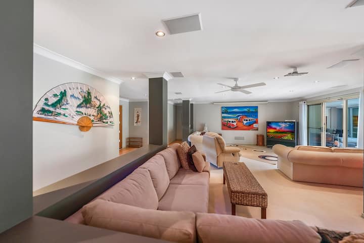 Beautiful Holiday Home In Parkwood For The Family - Gold Coast