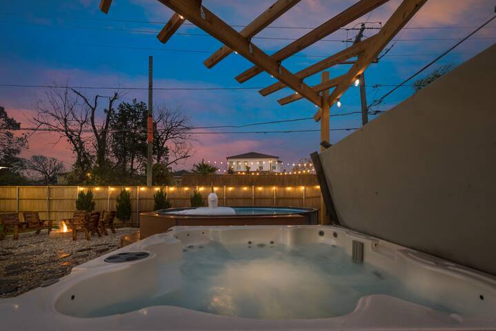 Rodeo Drive – Luxury! Hot tub, Pool, Fire Pit gallery image 5