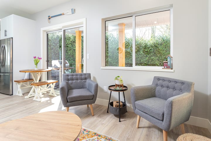 Entire Home, 5 Min Walk To The Beach, & Restaurant - Sooke