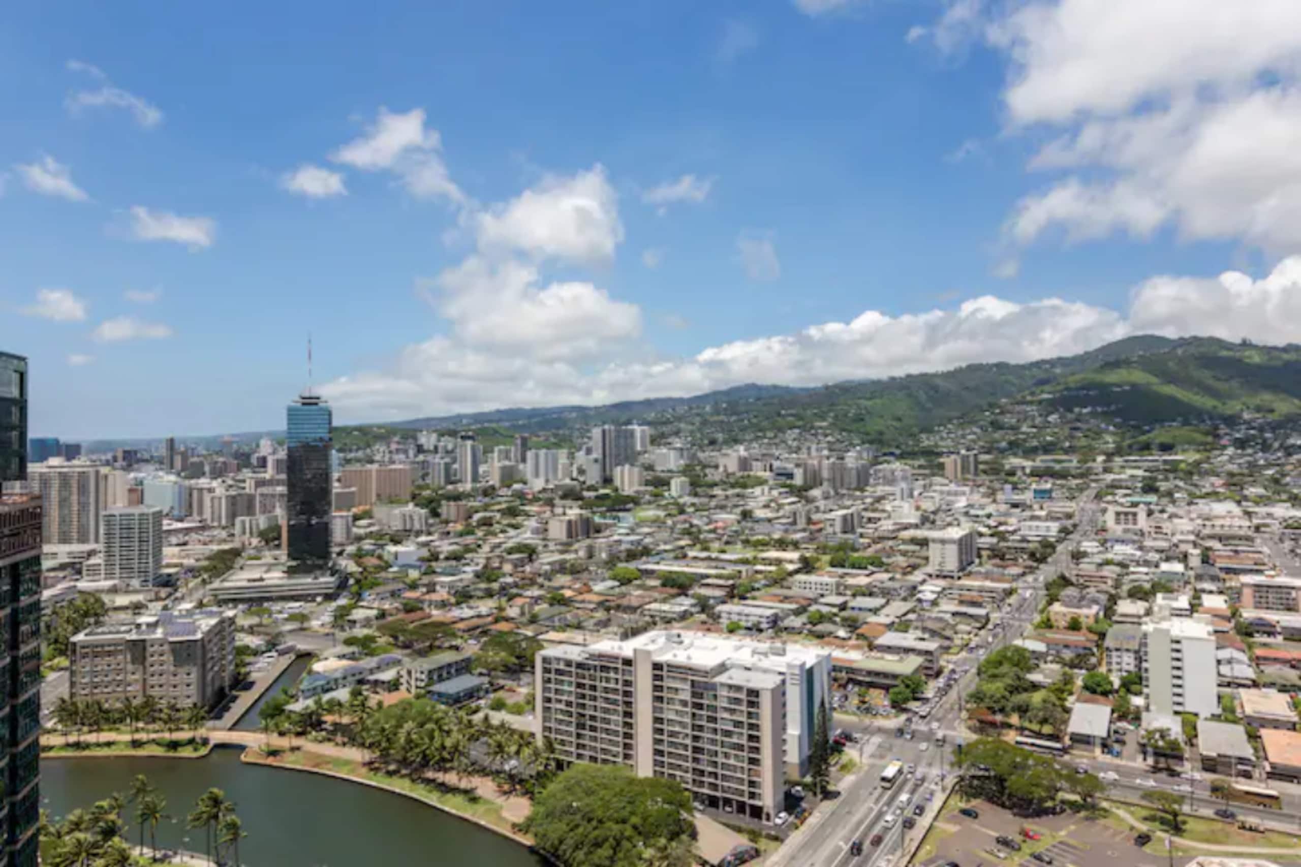 Condo in Honolulu · ★4.81 · 1 bedroom · 1 bed · 1 private bath - Image 13