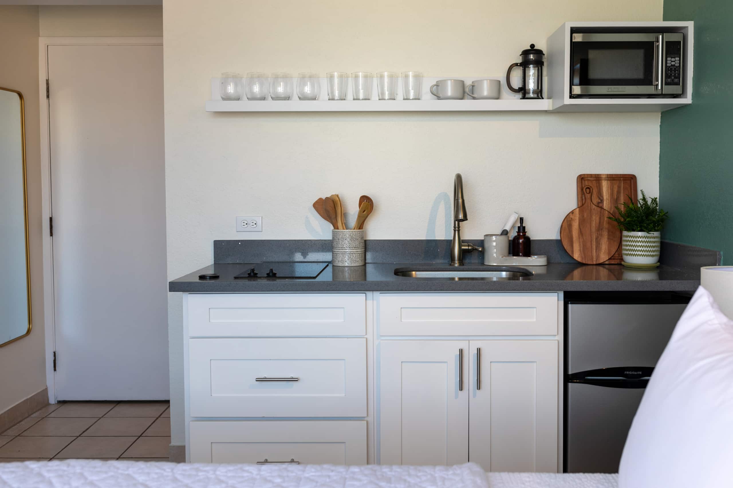 Condo in Honolulu · ★4.81 · 1 bedroom · 1 bed · 1 private bath - Image 4