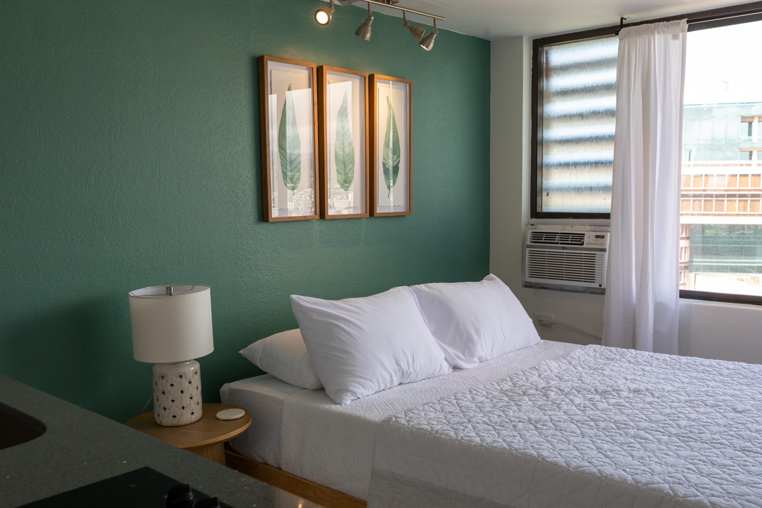 Condo in Honolulu · ★4.81 · 1 bedroom · 1 bed · 1 private bath - Image 7