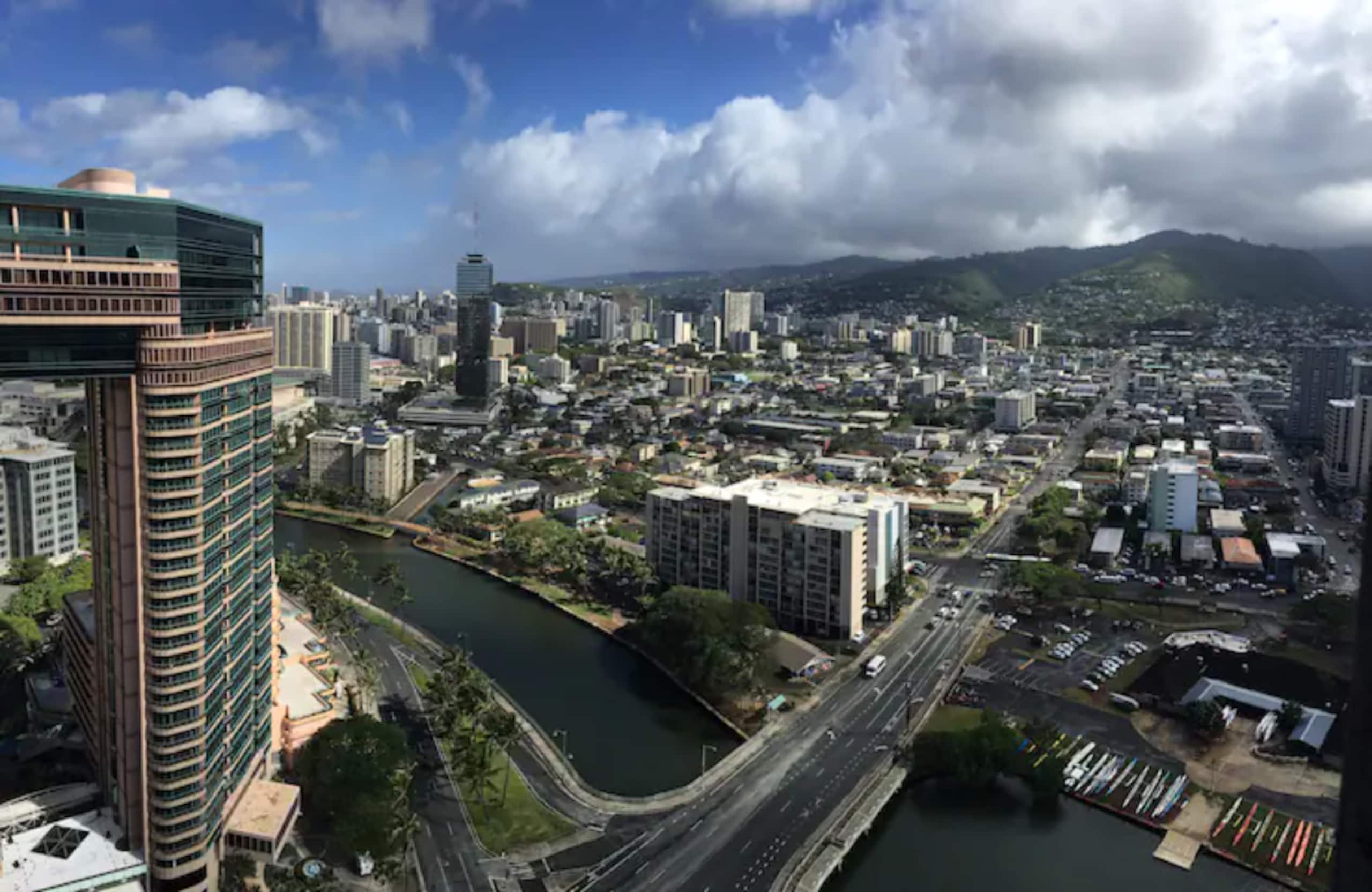 Condo in Honolulu · ★4.81 · 1 bedroom · 1 bed · 1 private bath - Image 10