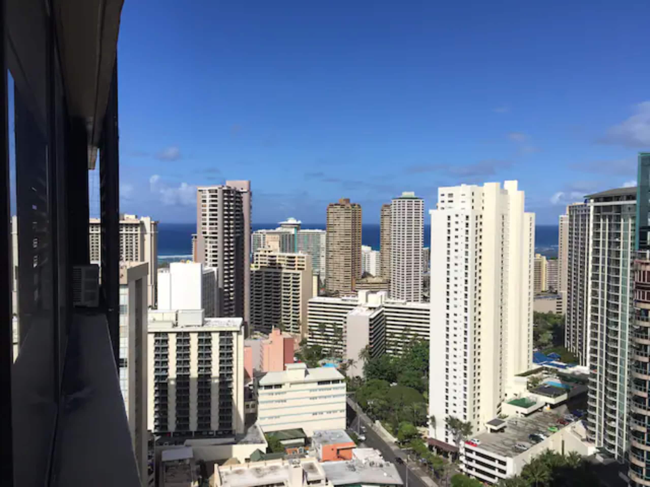Condo in Honolulu · ★4.81 · 1 bedroom · 1 bed · 1 private bath - Image 9