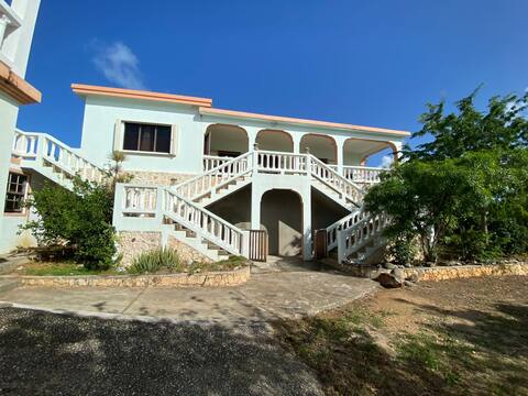 Home & Apartment at Lions Rock
