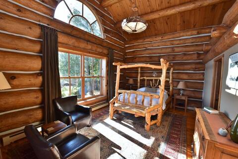 Hilltop Log Lodge