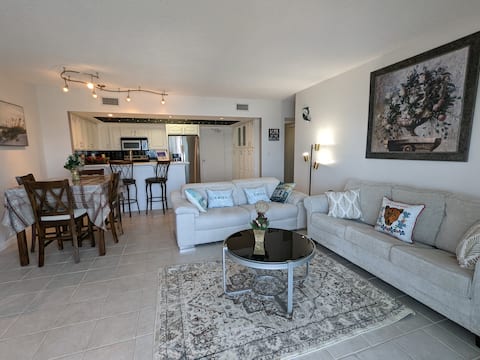 Oceanfront 2/2 in Satellite Beach - Ocean Views