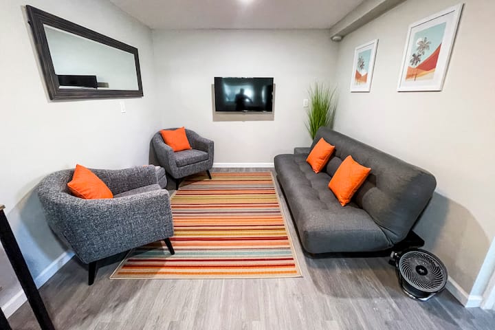 2 Bed 1 Bath Apartment Near Beach & Downtown #2 - West Palm Beach, FL