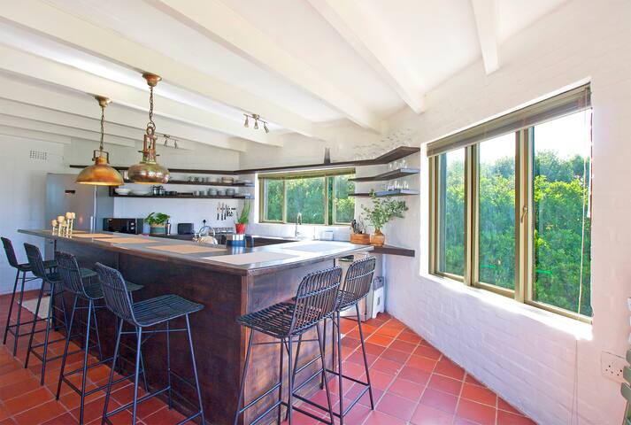 Tree Tops Beach House gallery image 3