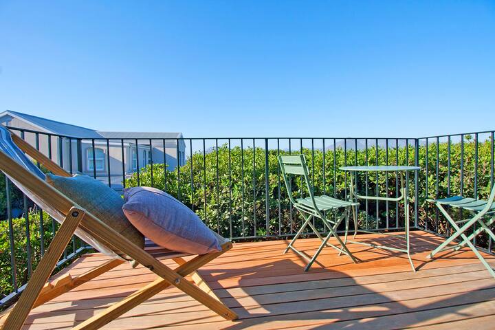 Tree Tops Beach House gallery image 2