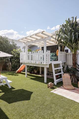 Family Beach House Casuarina gallery image 4