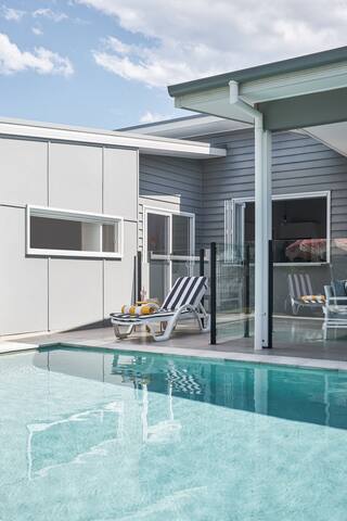 Family Beach House Casuarina gallery image 3