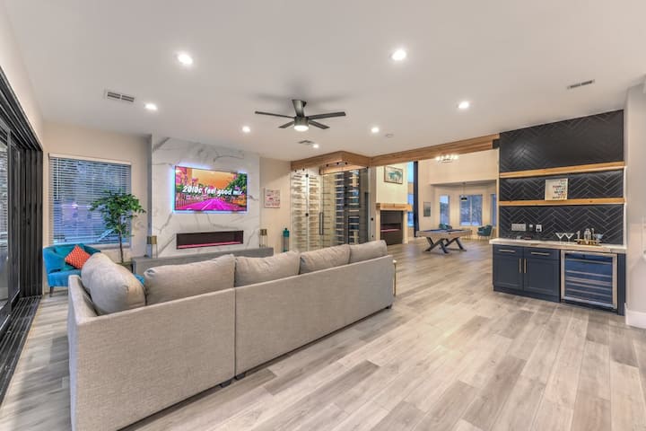 Luxury Private Resort 8 Min To Strip! Pool/spa - Las Vegas, NV