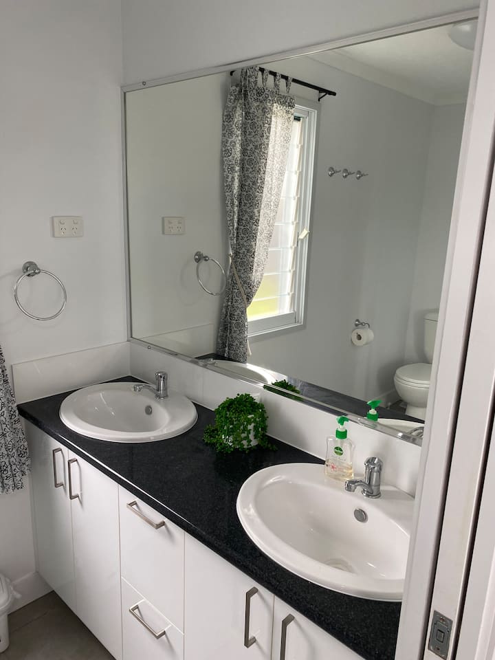 Top 6 Airbnb Vacation Rentals In Cooloola Cove, Australia Updated