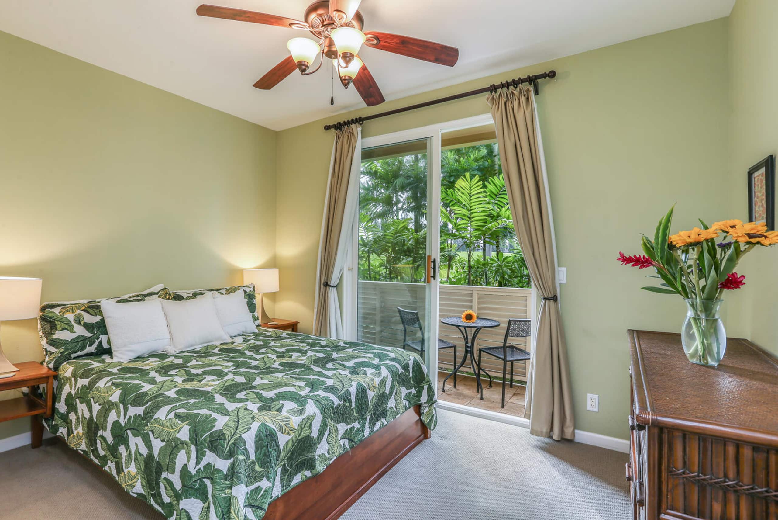 Townhouse in Princeville · ★4.92 · 3 bedrooms · 4 beds · 2.5 baths - Image 7