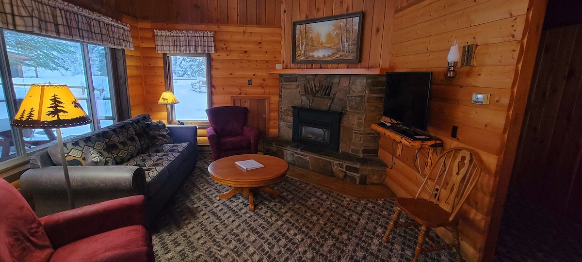 3rd bed is a hideaway in the living room.