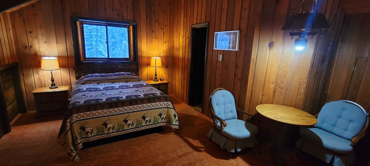 Upstairs loft bedroom/bathroom. 